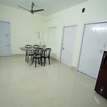 Toms Villa Along National Highway Thrissur At Nadathara Extérieur photo