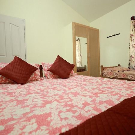 Toms Villa Along National Highway Thrissur At Nadathara Extérieur photo