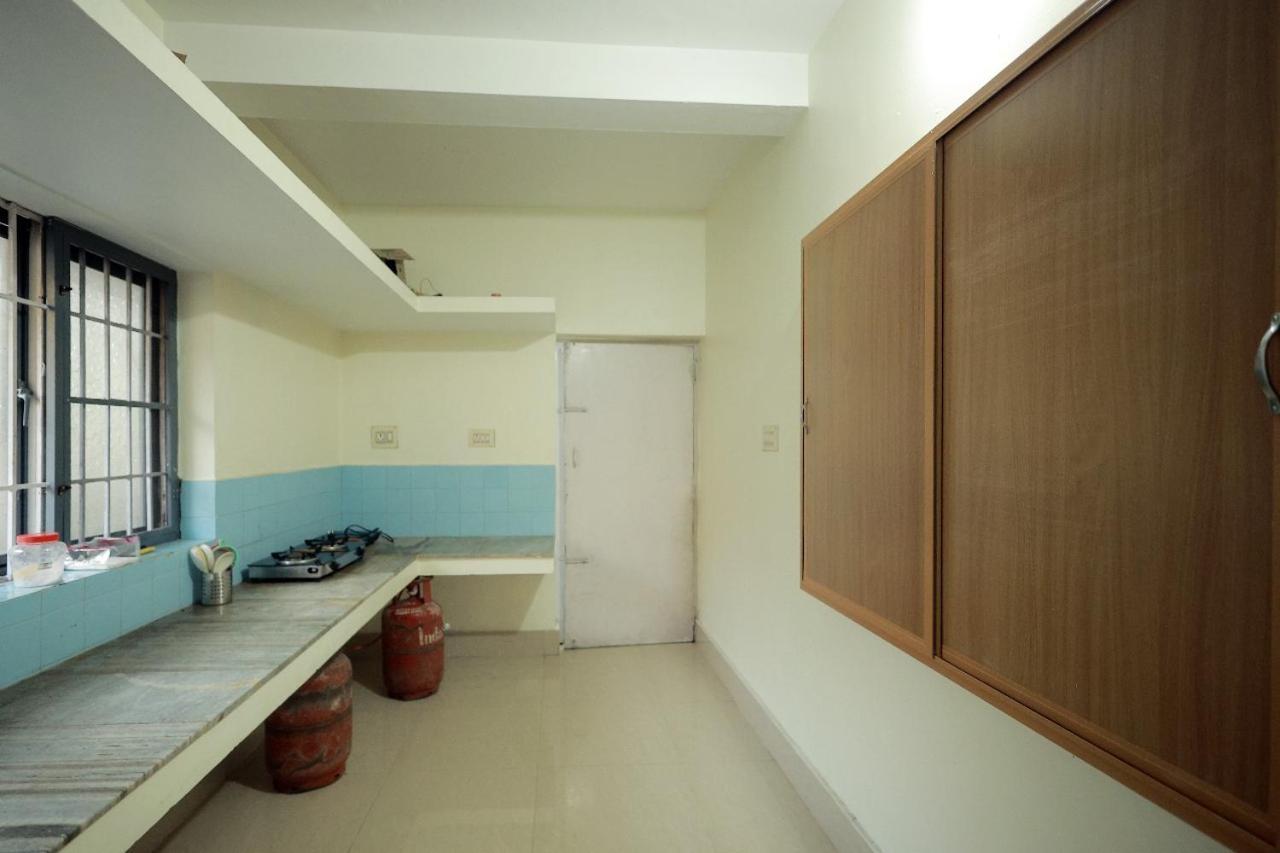 Toms Villa Along National Highway Thrissur At Nadathara Extérieur photo
