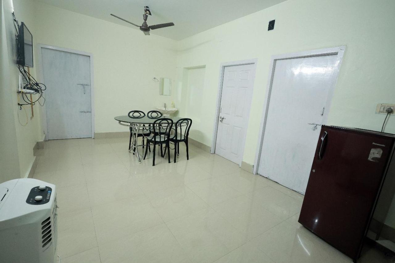 Toms Villa Along National Highway Thrissur At Nadathara Extérieur photo