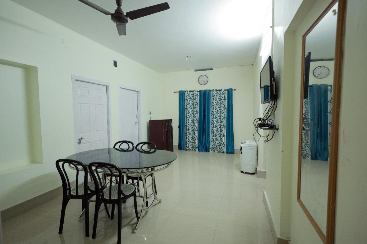 Toms Villa Along National Highway Thrissur At Nadathara Extérieur photo