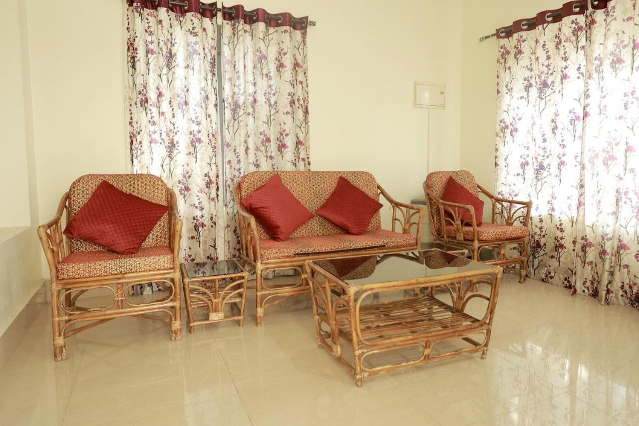 Toms Villa Along National Highway Thrissur At Nadathara Extérieur photo